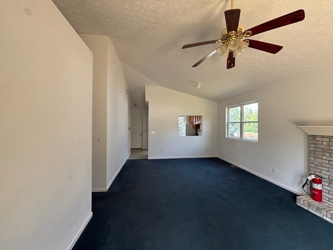 Building Photo - 950 Deer Field Dr