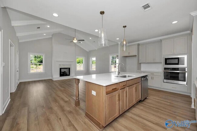 Building Photo - 16535 Hamilton Pl