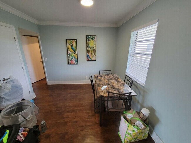 Building Photo - 875 NW 13th St