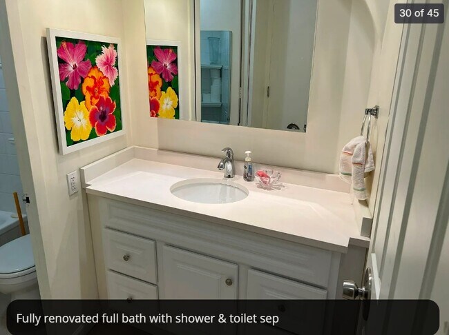 Building Photo - 300 N State St