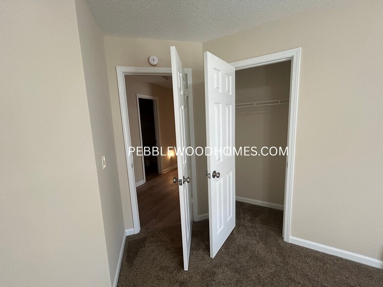 Building Photo - 2599 Candler Way SW