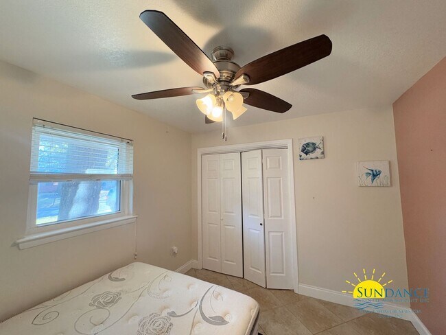 Building Photo - Gorgeous 3 Bedroom Home in Fort Walton Beach!