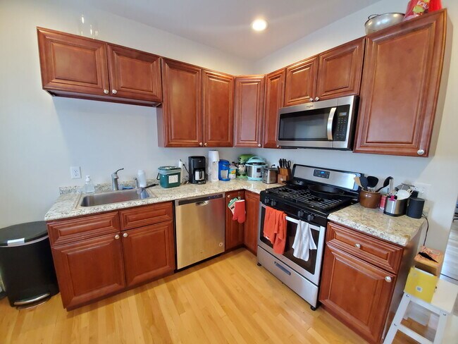 Building Photo - 274 Brookline St