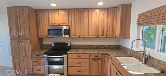 Building Photo - 53470 Avenida Alvarado