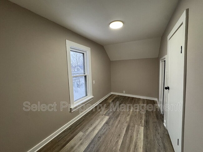 Building Photo - 3930 Webster St