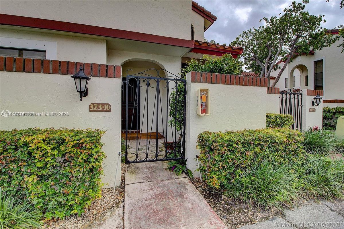 Building Photo - 323 Ives Dairy Rd