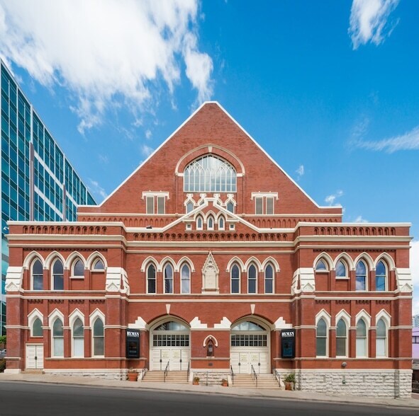 Building Photo - 415 Church St