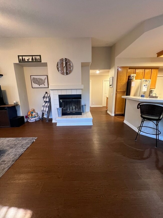 Building Photo - 3 Bedroom - Heart of Roseville