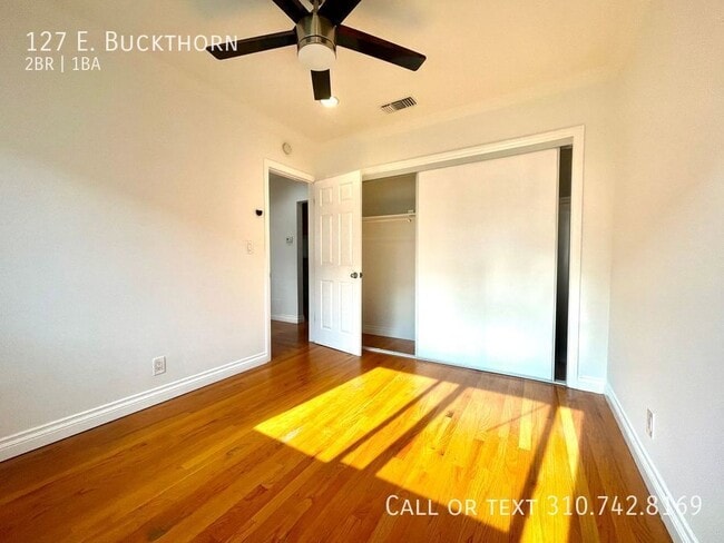 Building Photo - 127 E. Buckthorn-