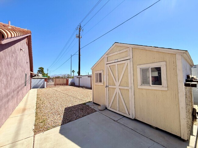 Building Photo - Spacious 4-Bedroom, 2-Bathroom Single-Stor...