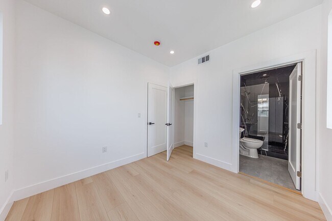 Building Photo - 1063 S Corning St