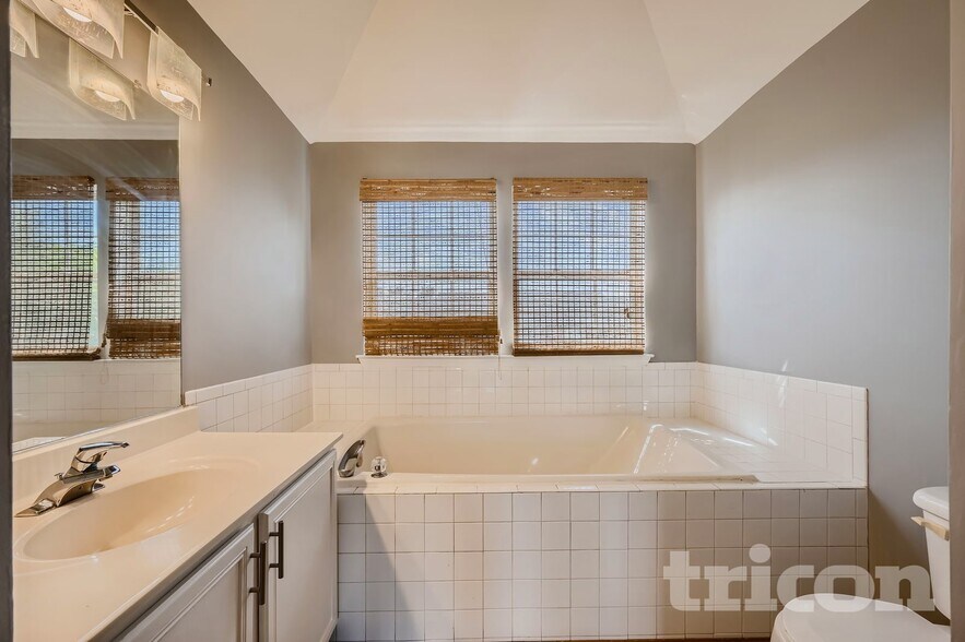 Building Photo - 6603 Polynesian Ln