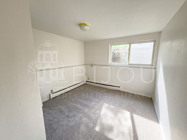 Building Photo - 206 Catalina Pl