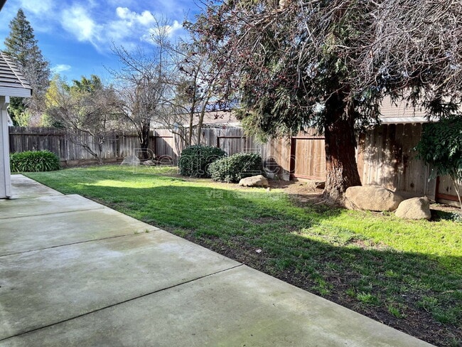 Building Photo - 1239 El Portal Dr