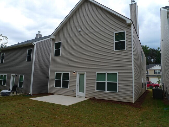 Building Photo - 3135 Englewood Dr