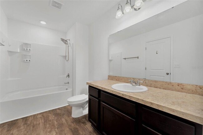 Building Photo - 840 Grandin St