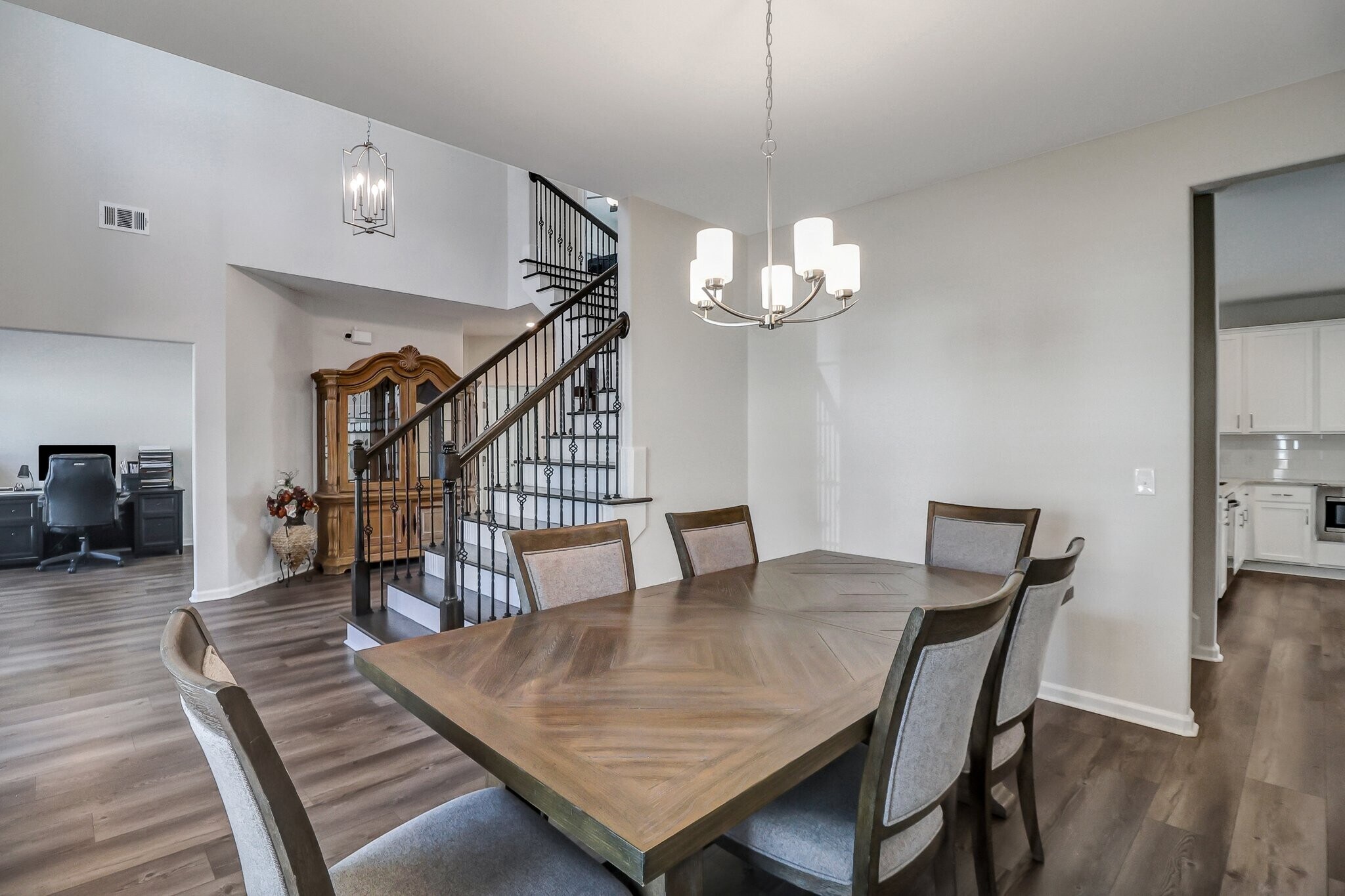 Building Photo - 114 Chalk Farm Way