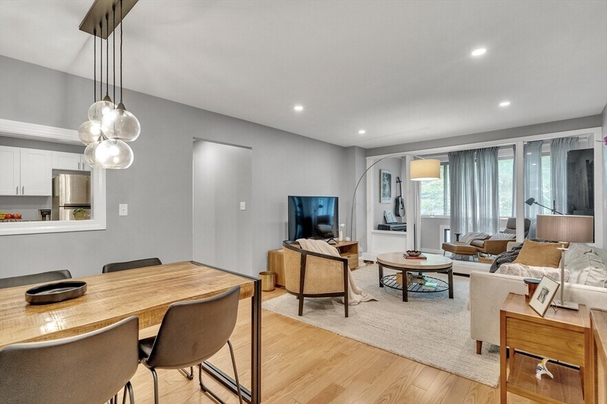 Primary Photo - 38 Juniper St