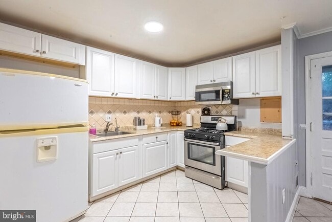 Building Photo - 9832 Buckner Rd