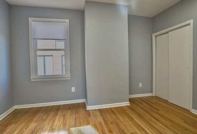 Building Photo - 146 Clarke Ave