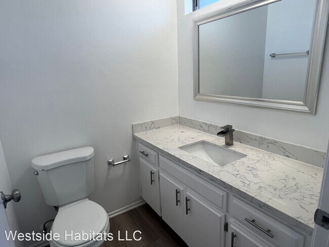 Building Photo - 2 br, 2 bath Room For Rent - 6643 Haskell ...