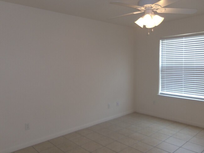 Building Photo - 2810 Windmill Ct