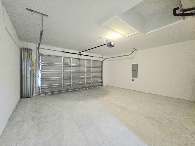 Building Photo - 1717 NW 14th Ave
