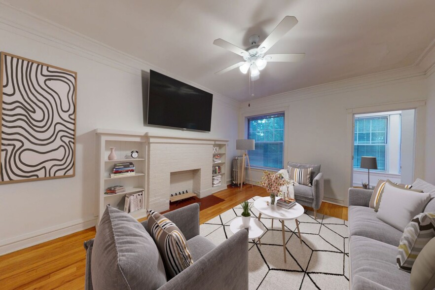 Dining/Living room - 5715-5725 S. Kimbark Avenue