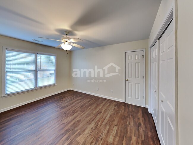 Building Photo - 5626 Fallsbrook Knoll