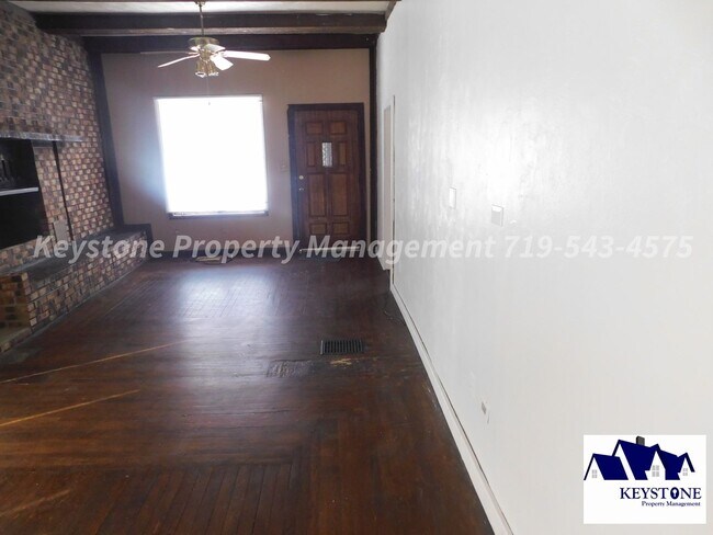 Building Photo - 906 N Glendale Ave