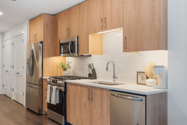 Building Photo - 1212 Demonbreun St