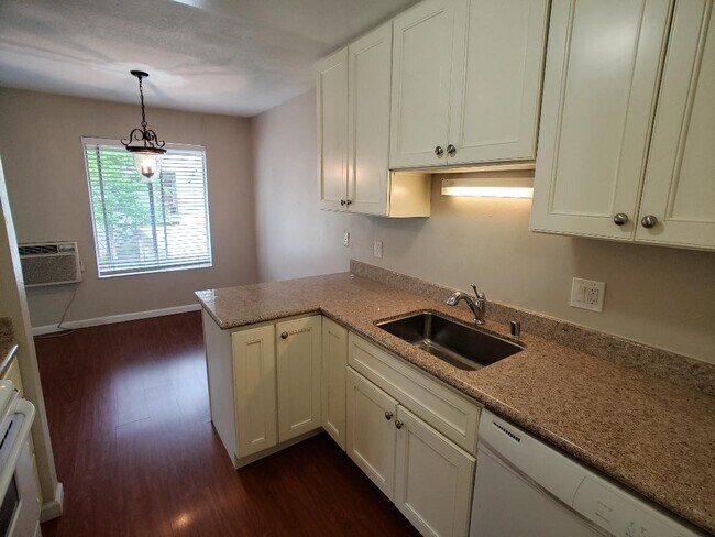 Building Photo - 2 Bed 2 Bath Condo In Walnut Creek