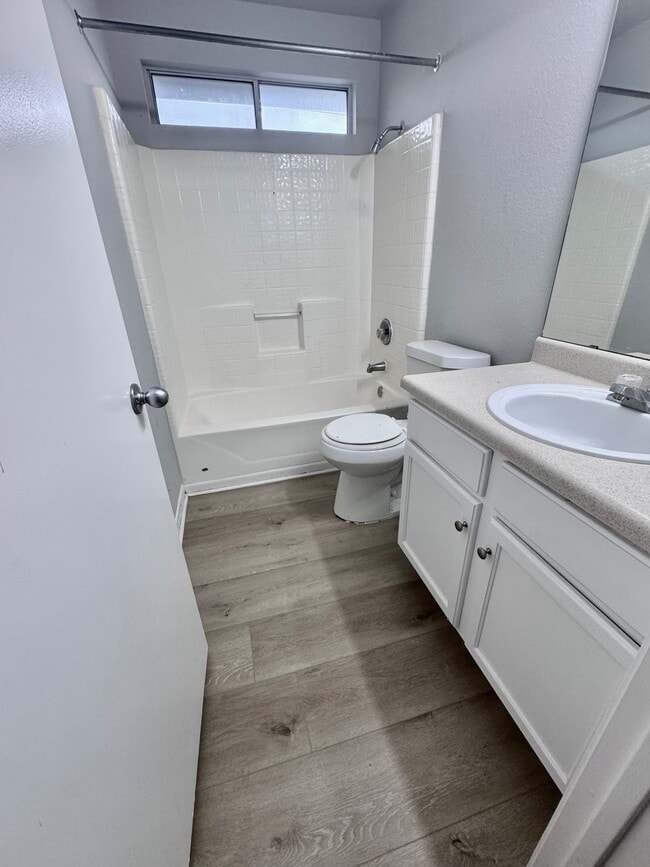 Building Photo - Cedar Park Condo  Freshly Updated