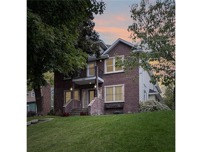 Primary Photo - 4407 Curve Ave