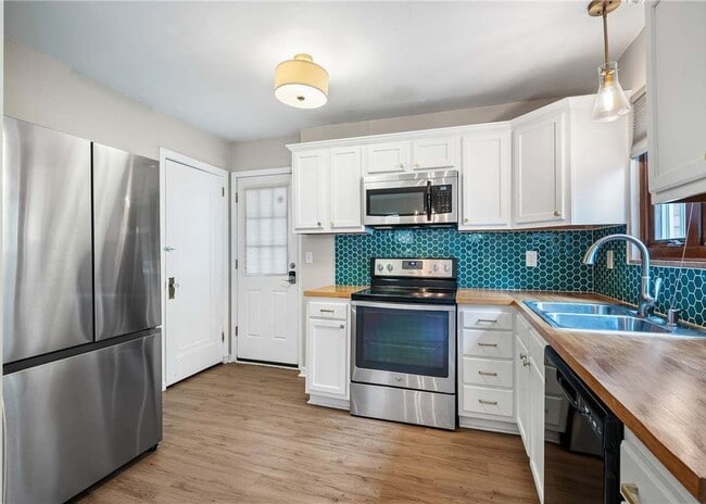 Building Photo - 3729 Baytree St