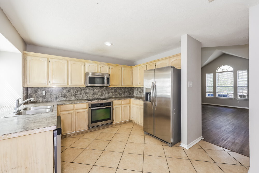 Building Photo - 3011 Renaissance Dr