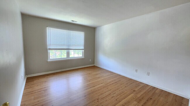 Building Photo - 1828 Somersby Ln