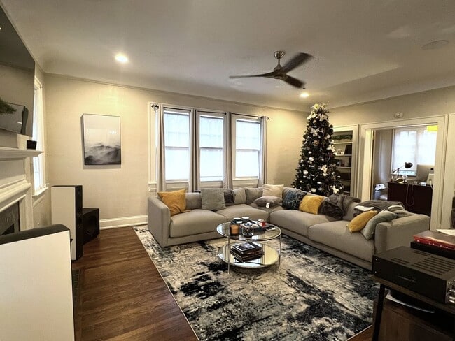 Building Photo - Beautifully Remodeled 1920's Bungalow