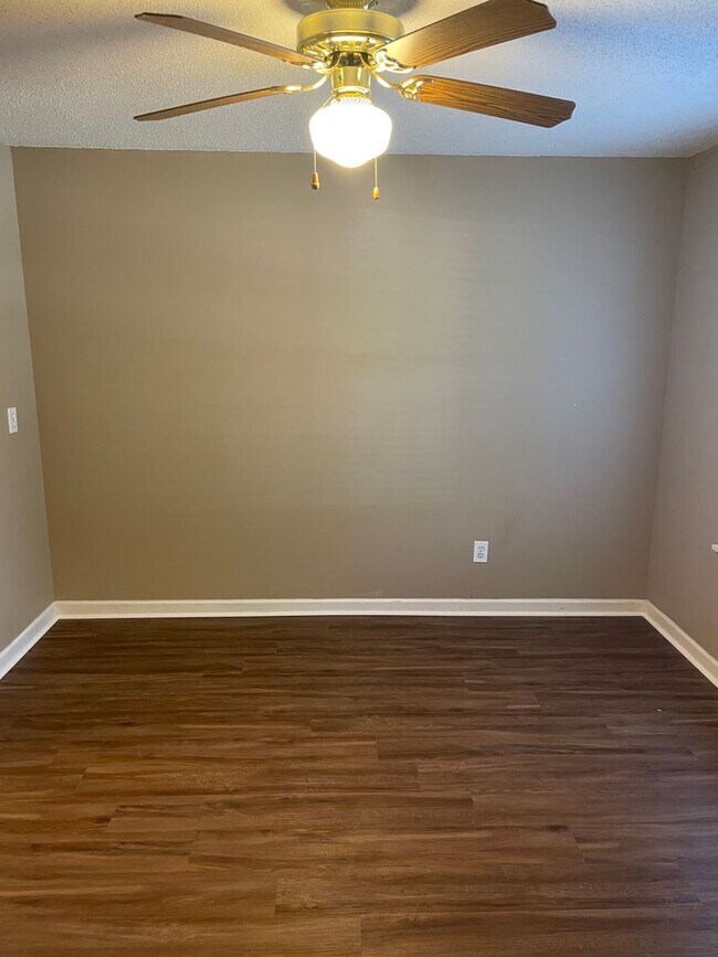 Building Photo - Regency Square Condo, Unit A3