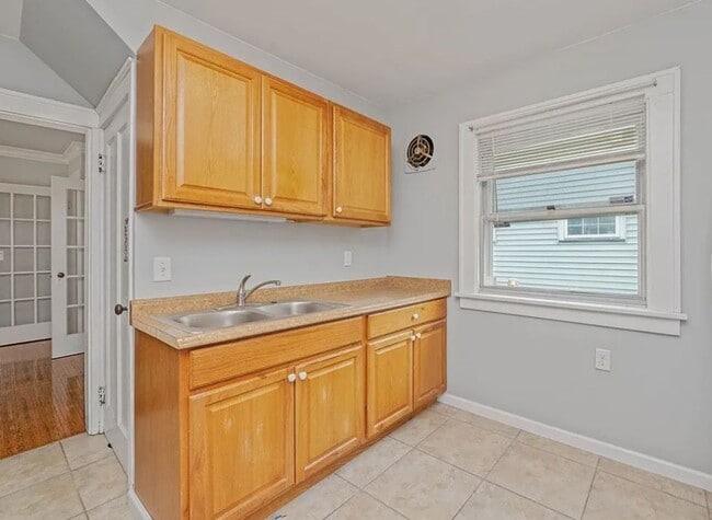 Building Photo - 191 Westfield St