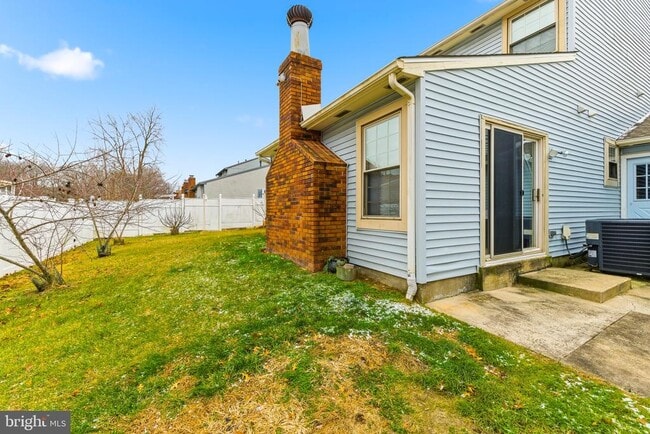 Building Photo - 203 Jonathan Ln