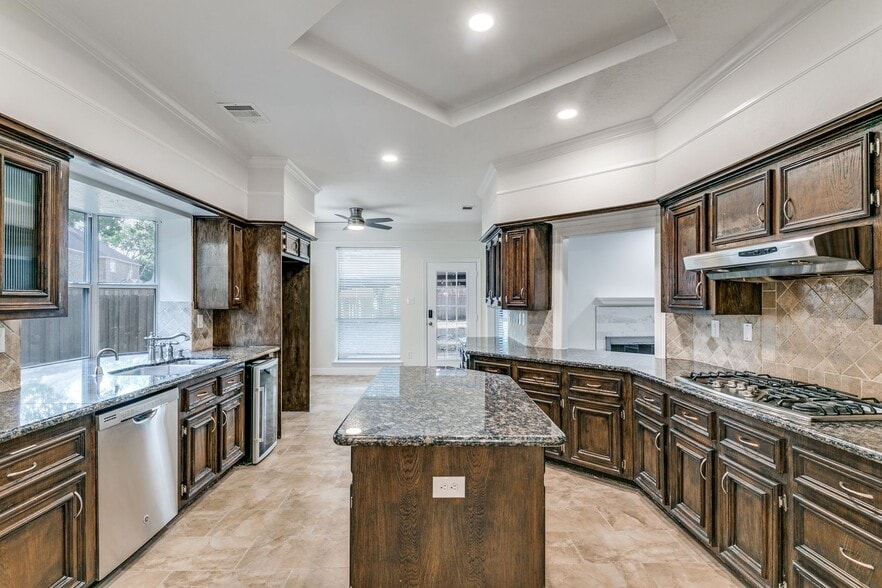 Building Photo - 2908 Shadywood Ln