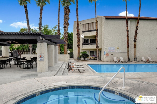 Building Photo - 1552 S Camino Real