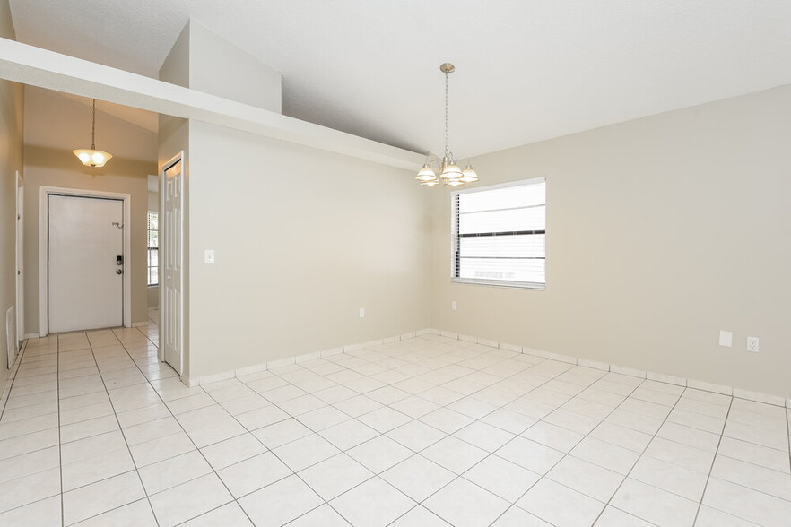 Building Photo - 10420 Cresto Delsol Cir