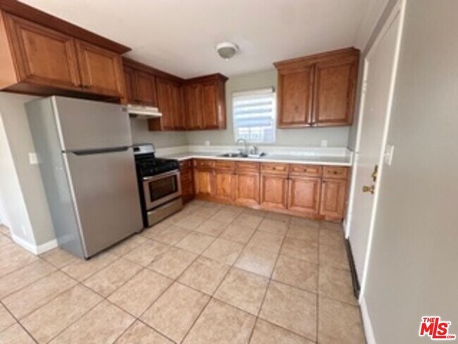 Building Photo - 6137 Toltec Way
