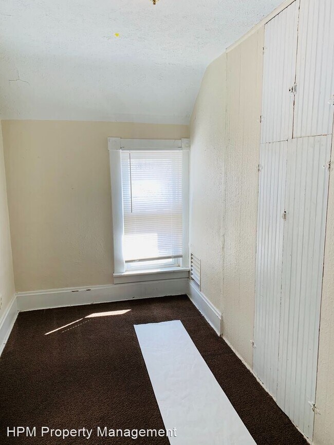 Building Photo - 3 br, 1 bath House - 445 N. Union