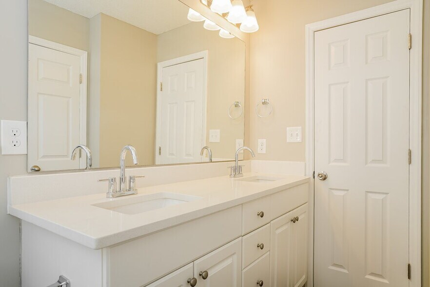 Building Photo - 7100 Missionary Ridge Dr