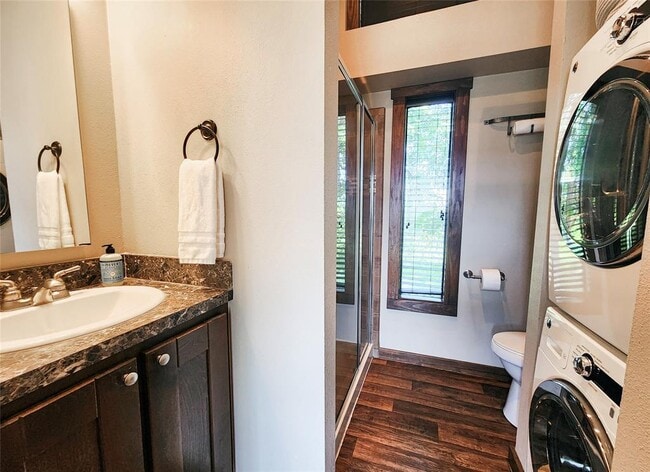 Building Photo - 300 Park Ave