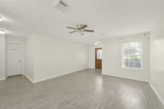 Building Photo - 839 Autumn Point Ln