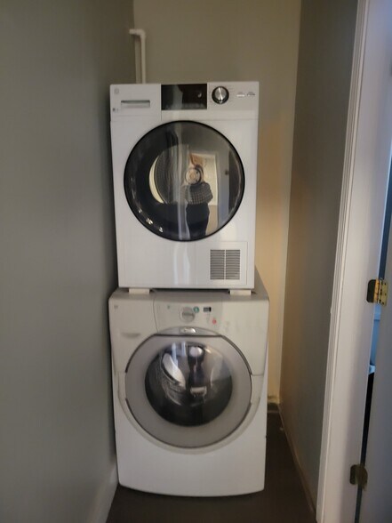 Building Photo - 440 Franklin Ave